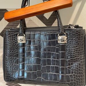 Elegant Black Crocodile-Embossed Women's Bag